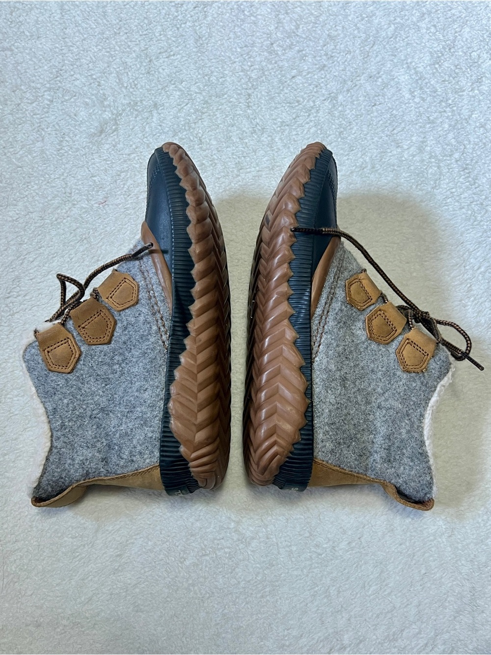 Sorel Out 'N About Waterproof Felt Duck Boots - Size 7 - Picture 8 of 14